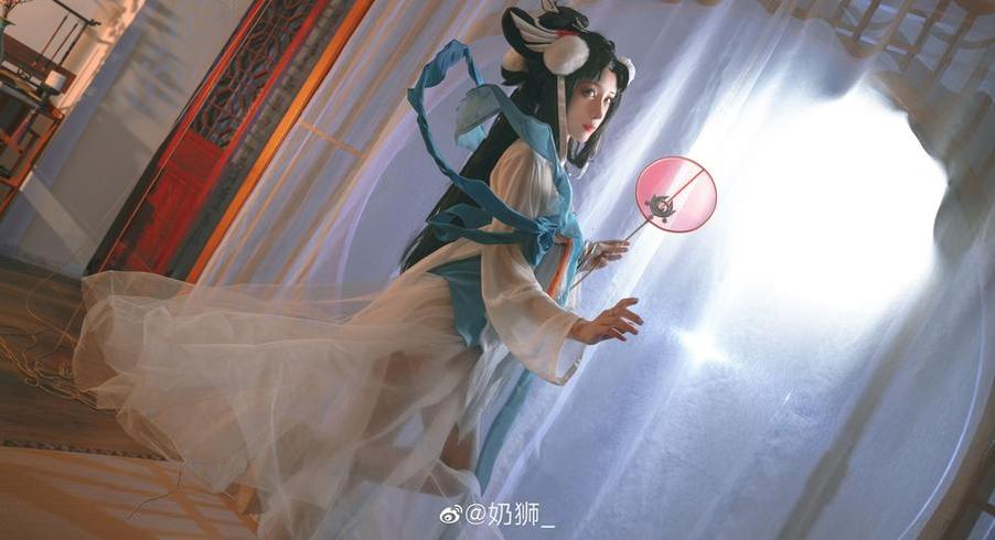 奶狮不咬人赫萝免费，cos作品定制秀出最美的你